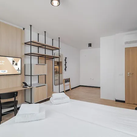 Zamoyskiego 37 By Nyx *